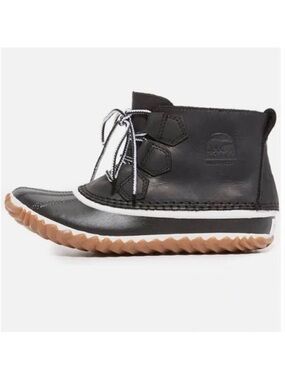 Sorel Black Lace-Up Leather Boots Black
Duck rain ankle size 7